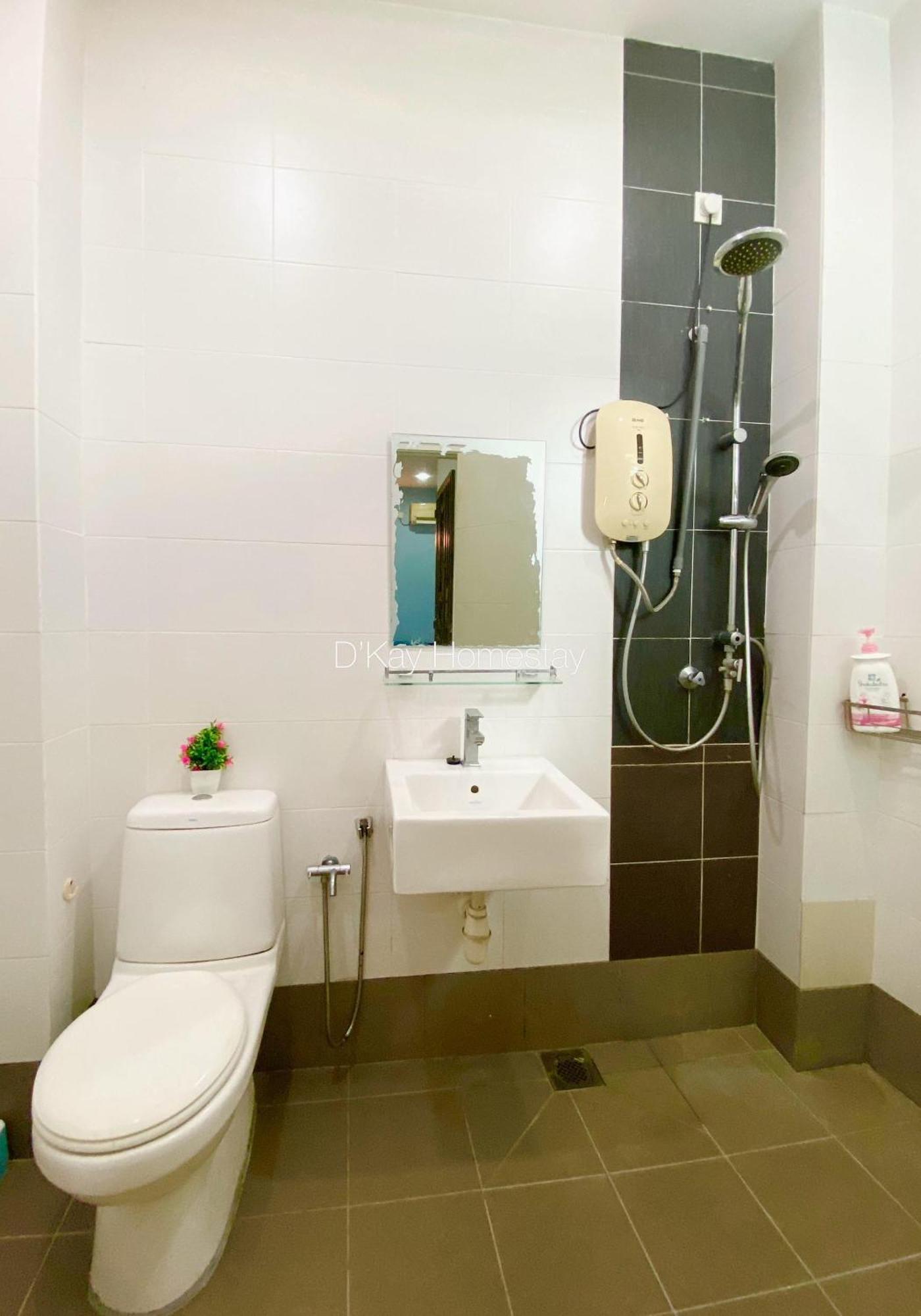 4 Bedrooms Homestay, Fully Aircond In Sendayan By D'Kay Homes I 10-15 Pax Seremban Extérieur photo